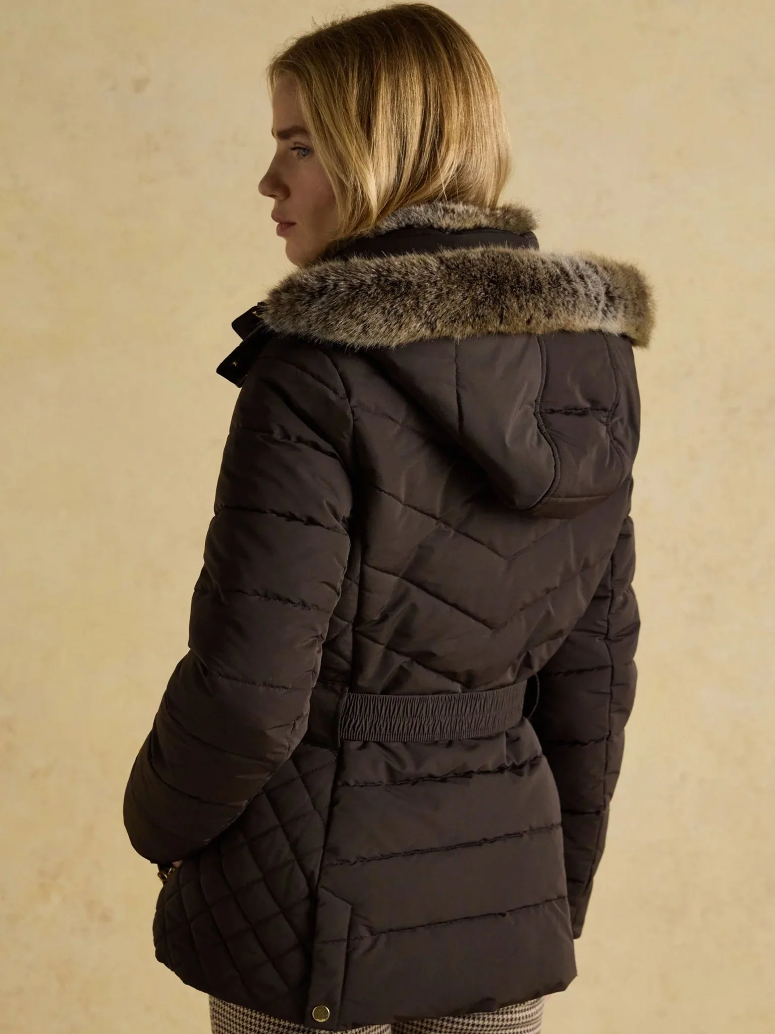 Joules - Ladies Aspen Showerproof Padded womens Coat with Faux Fur removable Hood - Image 10