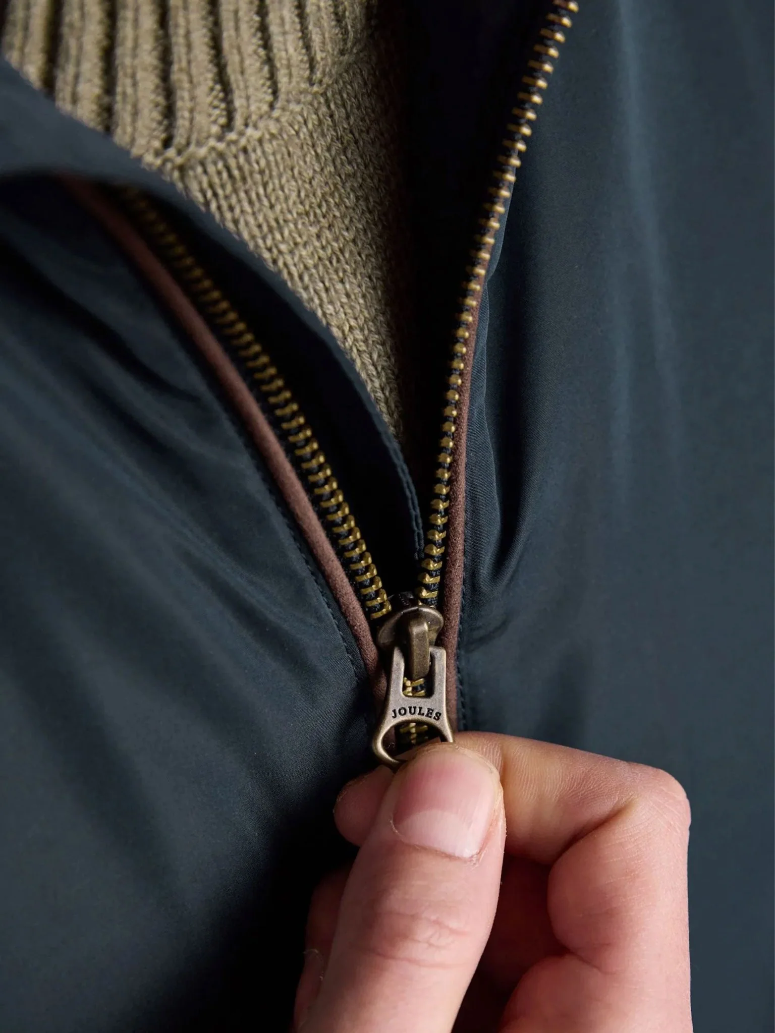 Joules Mens Farnham Gilet / Mans Full zip country waistcoat / vest - Image 5