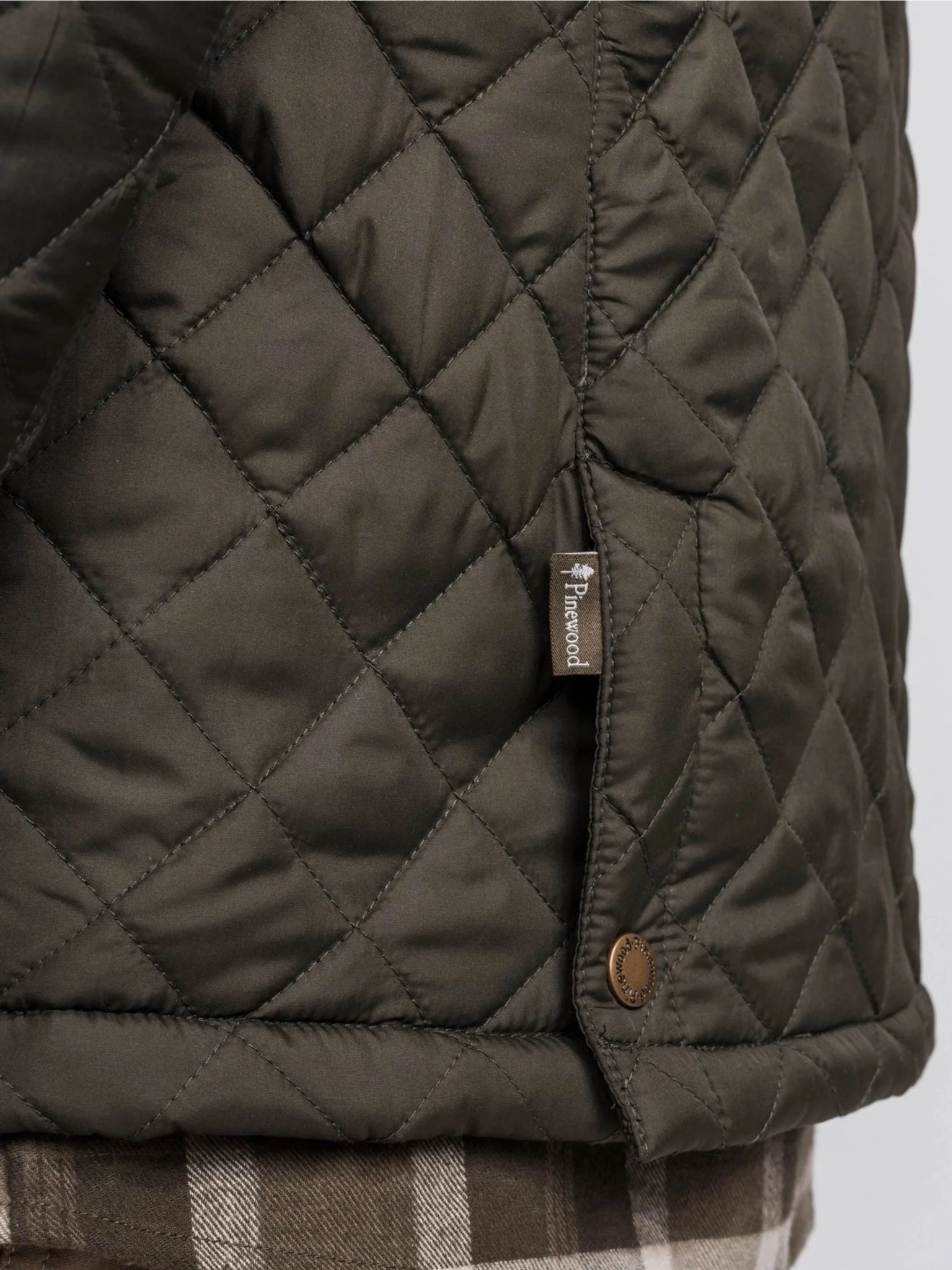 Pinewood Mens Nydala Classic Quilted Jacket / Mens Coat padded - Image 5